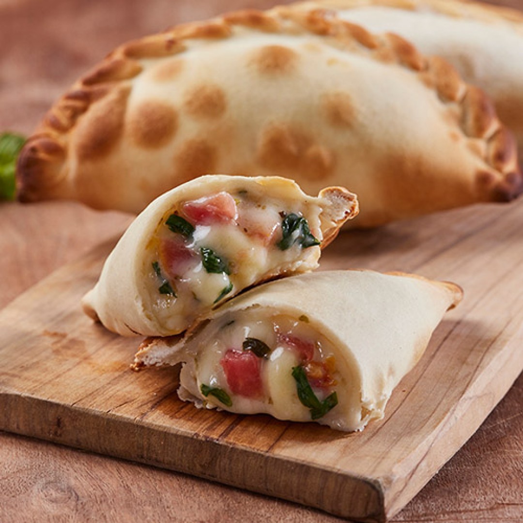 empanada-caprese-